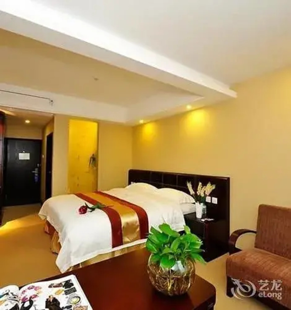 Wanjia Lakefront Hotel