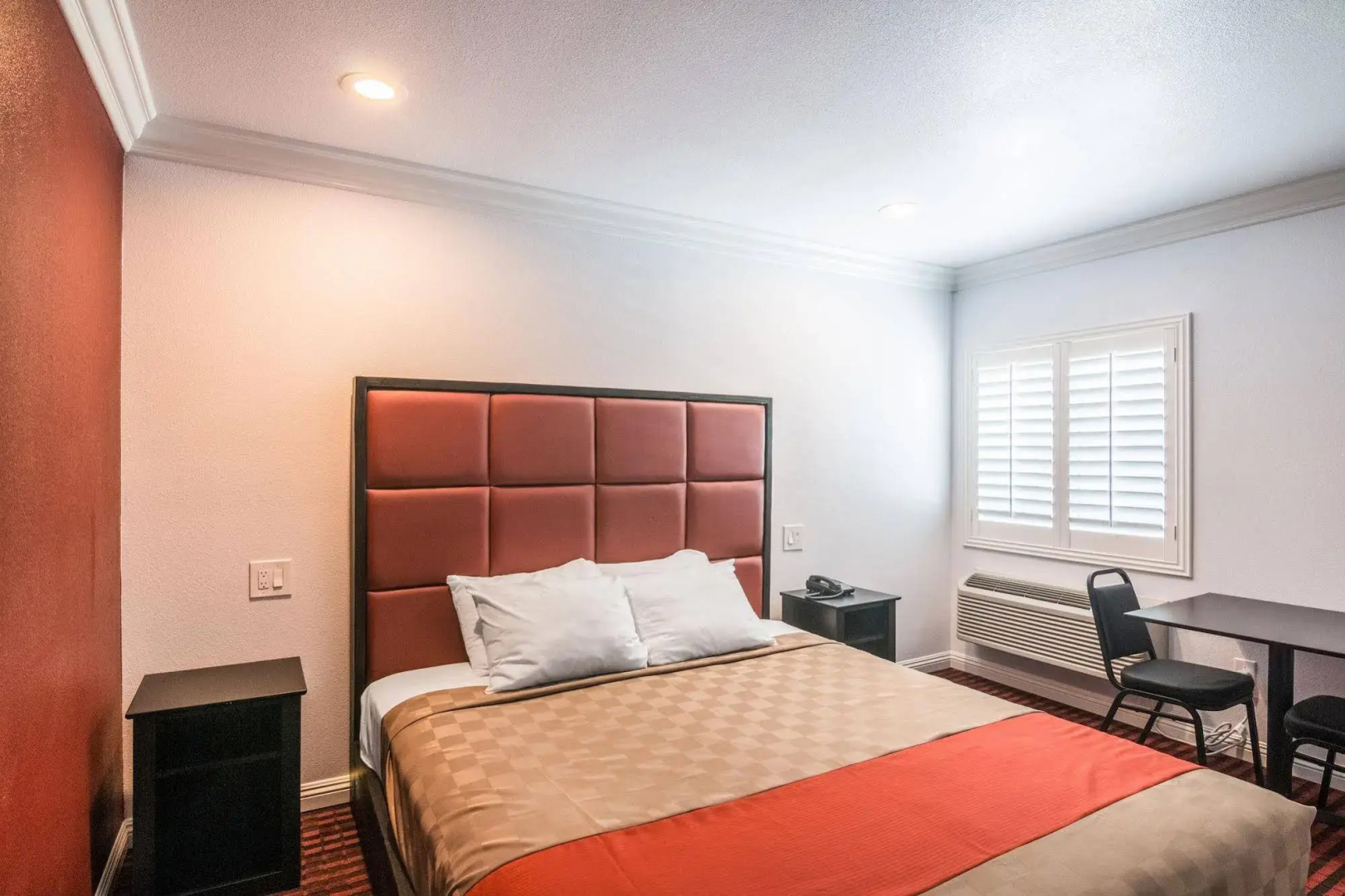 Rodeway Inn & Suites