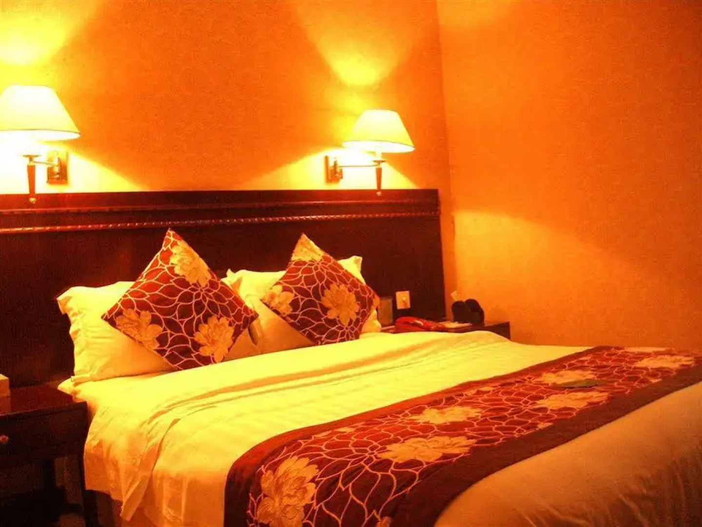 Universal House Golden Gulf Hotel