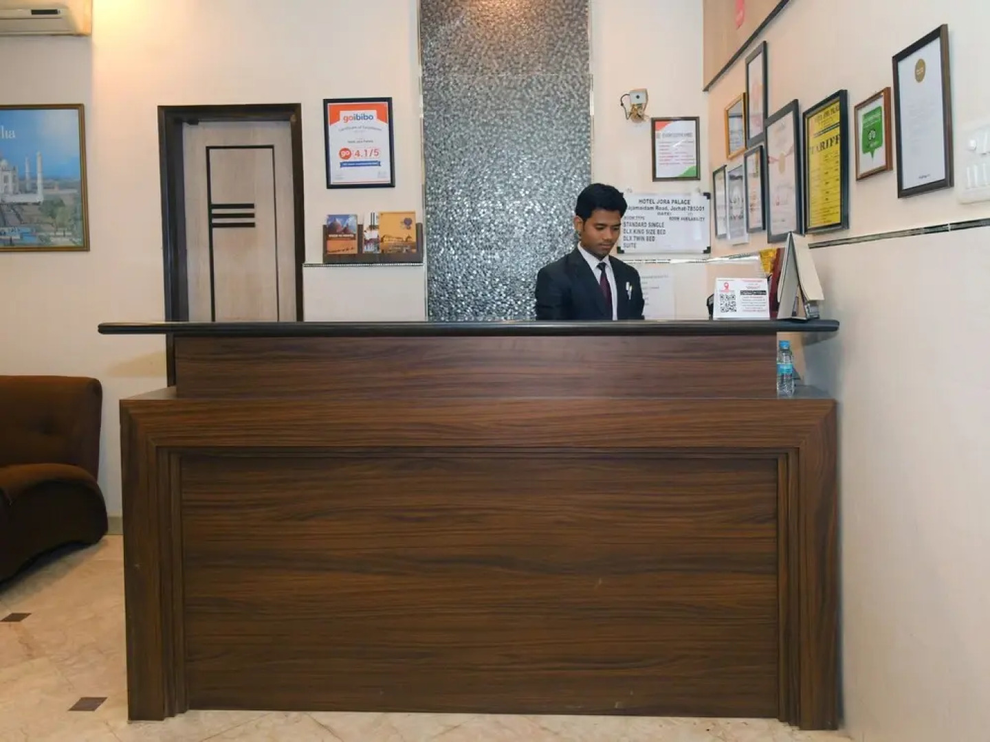 OYO 29301 Hotel Jora Palace