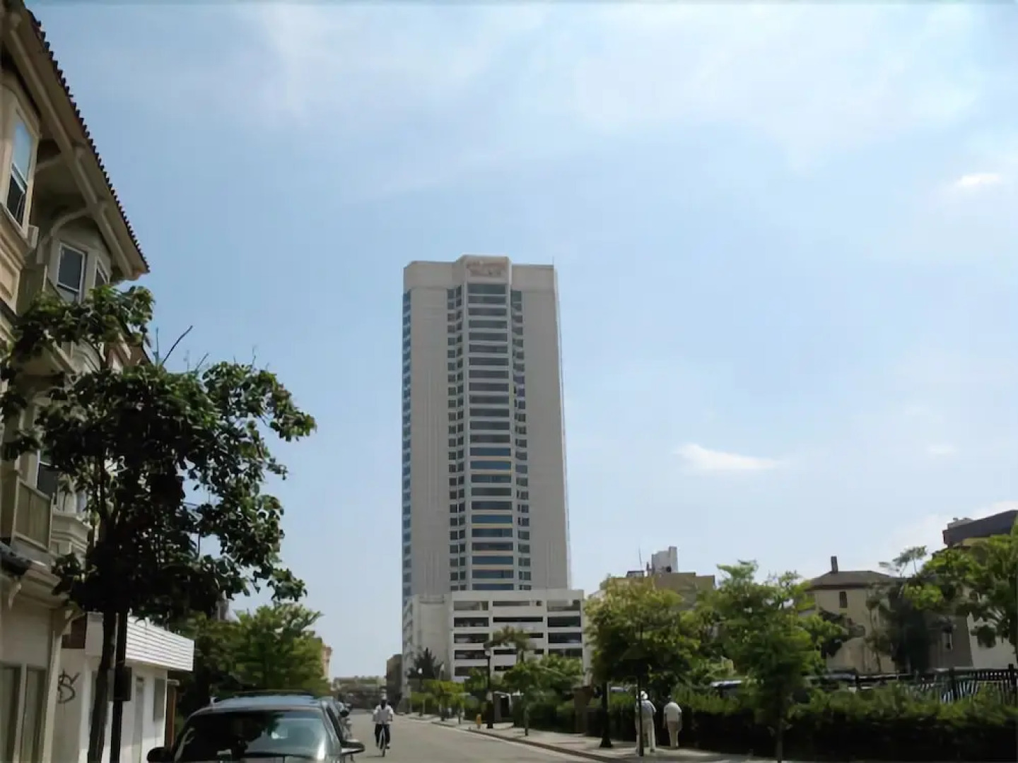 Atlantic Palace Suites