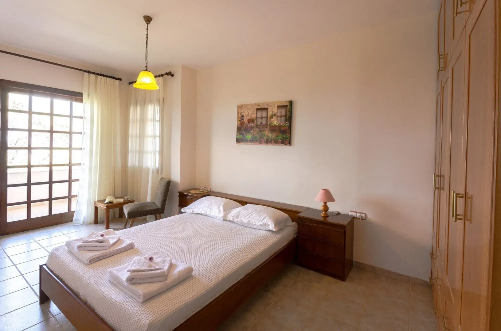 Dim Art Traditional Villa