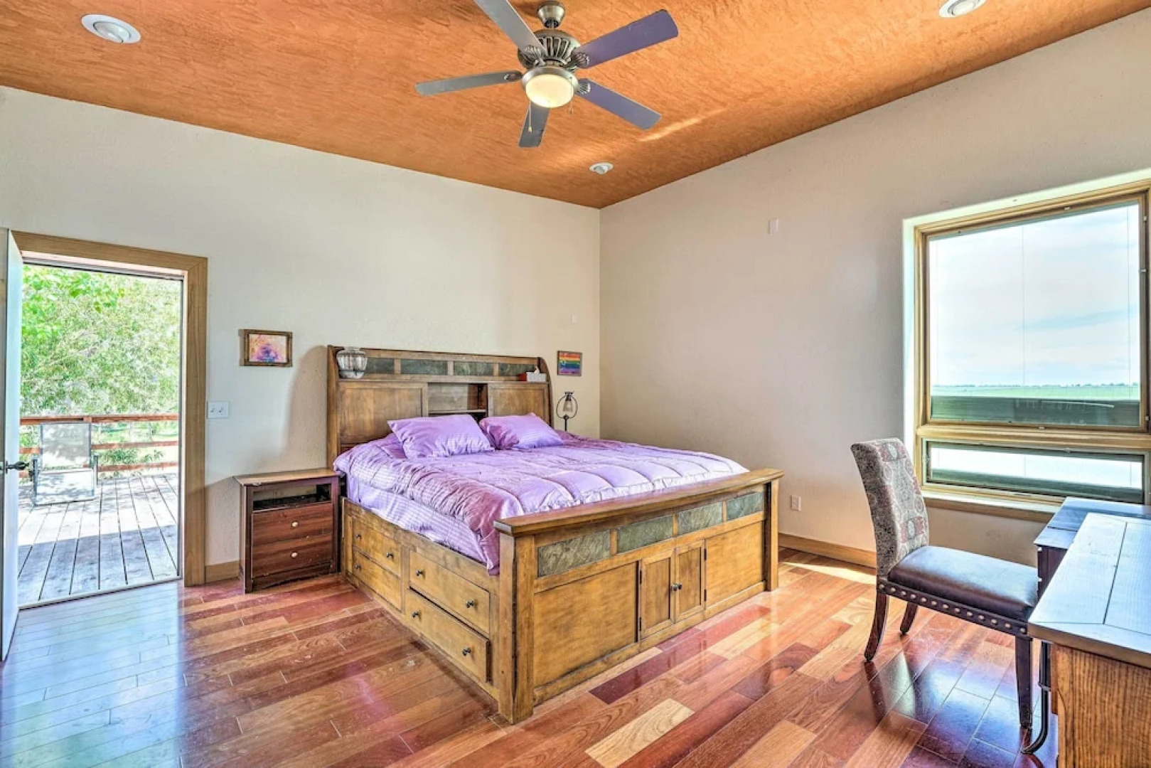 Lakefront Country Home w/ Waterslide & Trampoline!