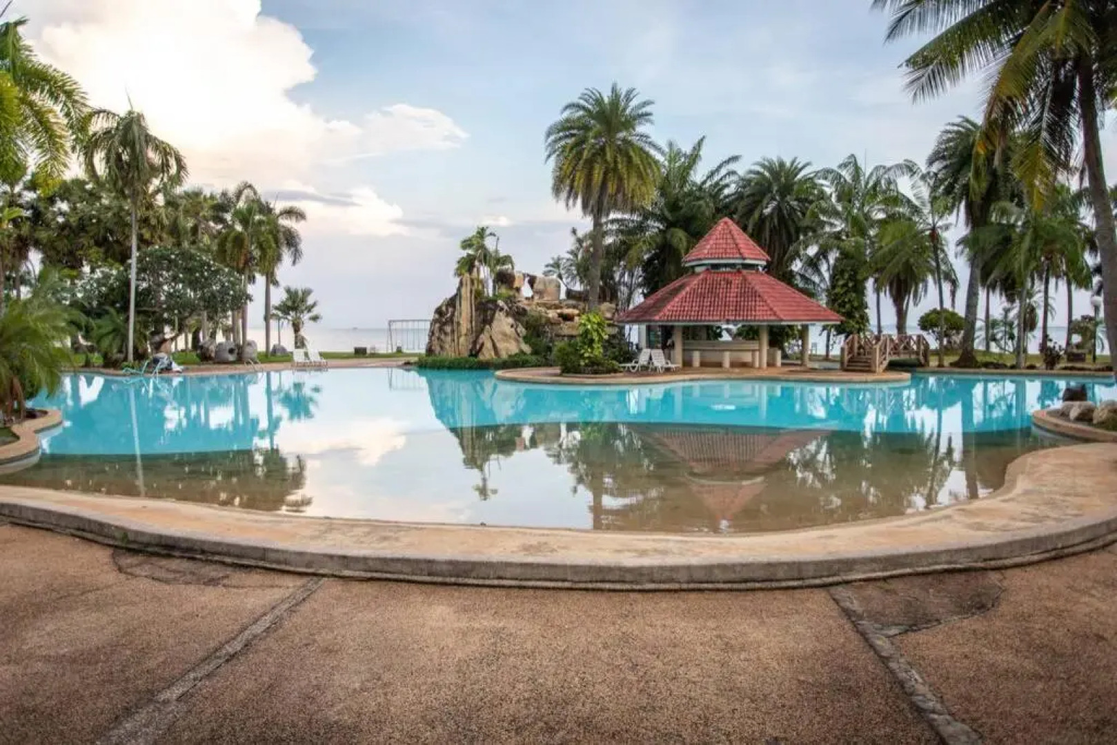 F4 Beach house Kitchen BBQ 3 bedrooms Large yard