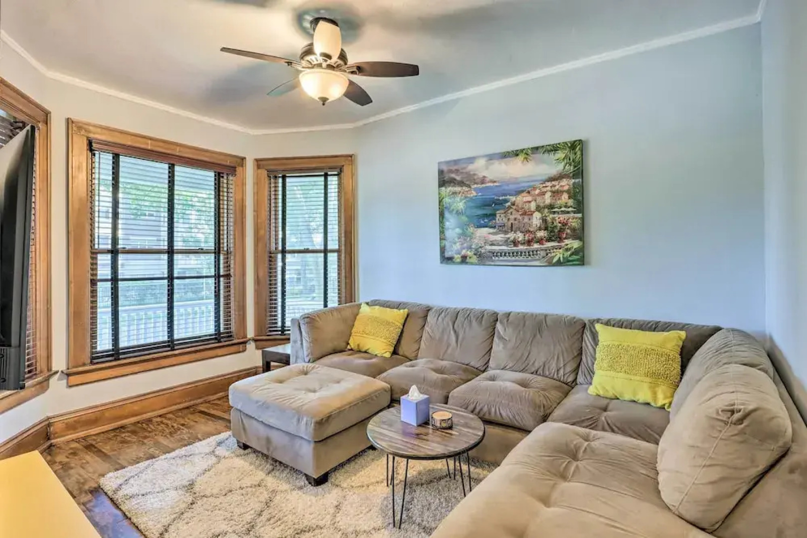 Milwaukee Home < Half Mi to Lake Michigan!