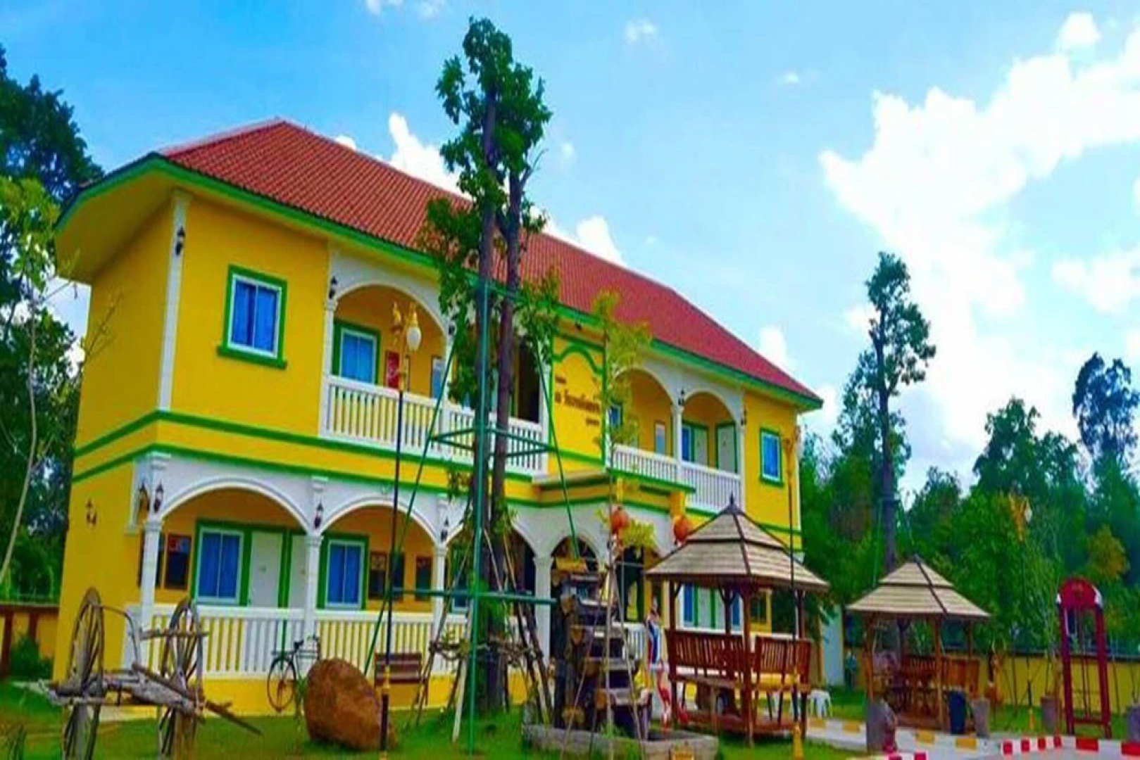 Na Wanwan Resort & Hotel