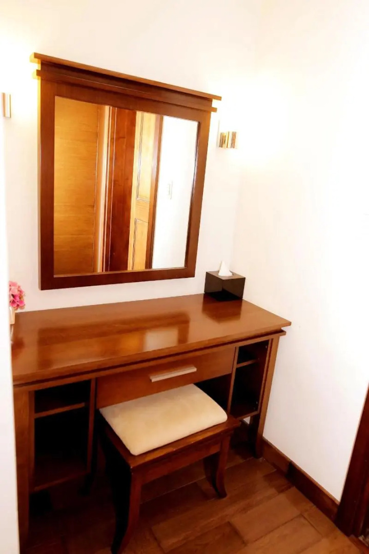 Sunflower International Village