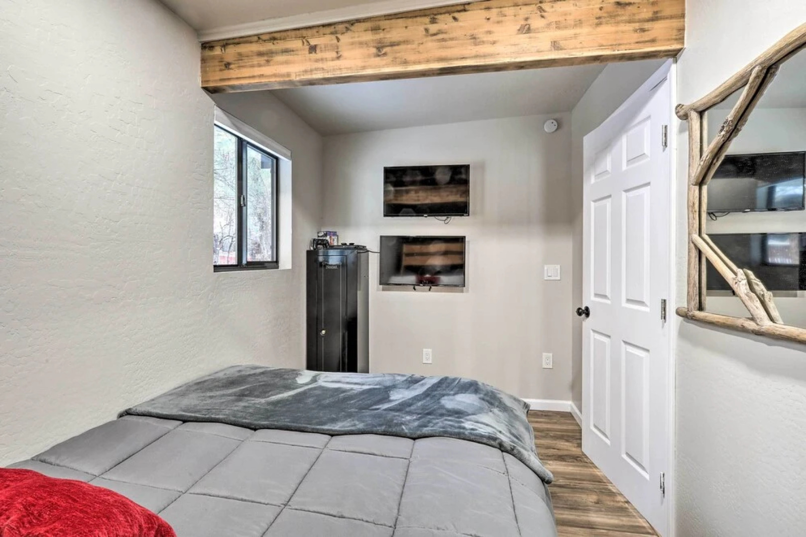 Fire Pit + ATV Trail Access: Munds Park Cabin!