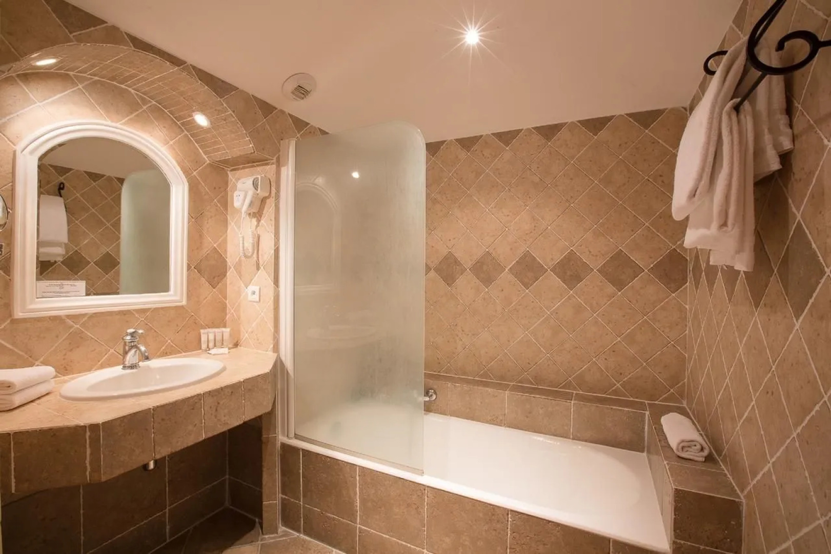 Hôtel Spa Restaurant l'Ostella