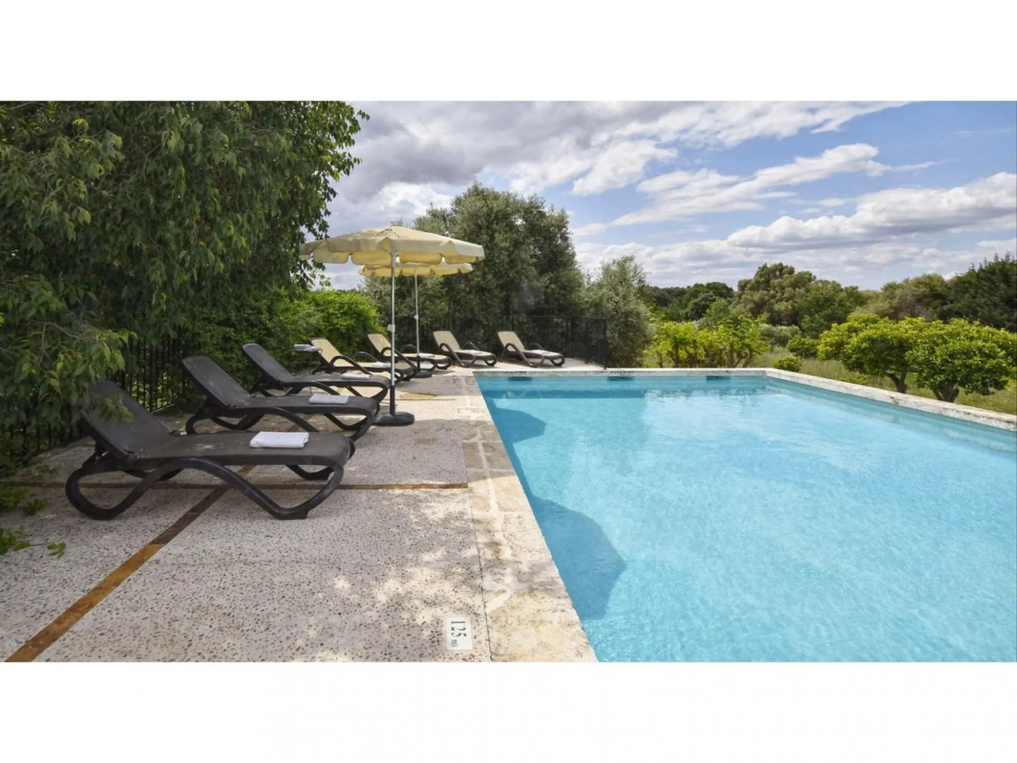 Vintage Holiday Home with Private Pool in Buger