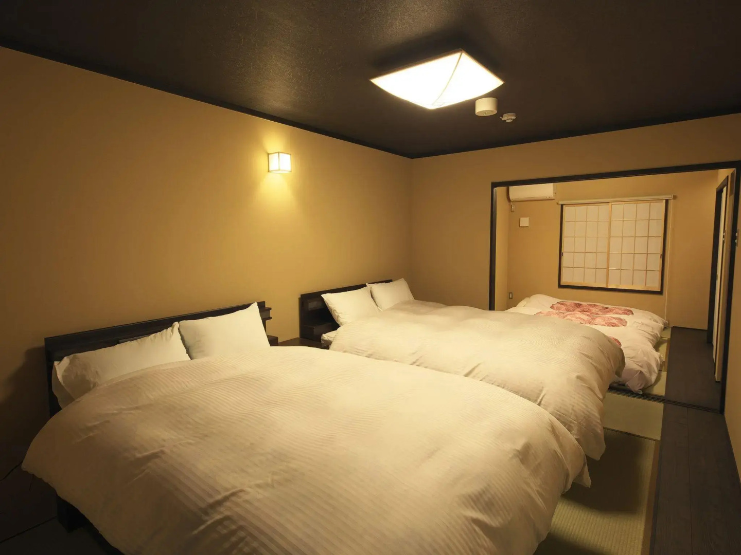 Tsumugi Tojihigashimonmae