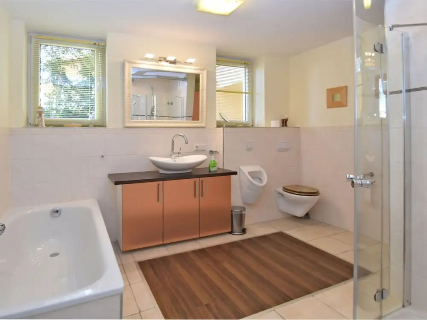 Large Holiday Home Consisting of Two Units with a Nice View of the Edersee