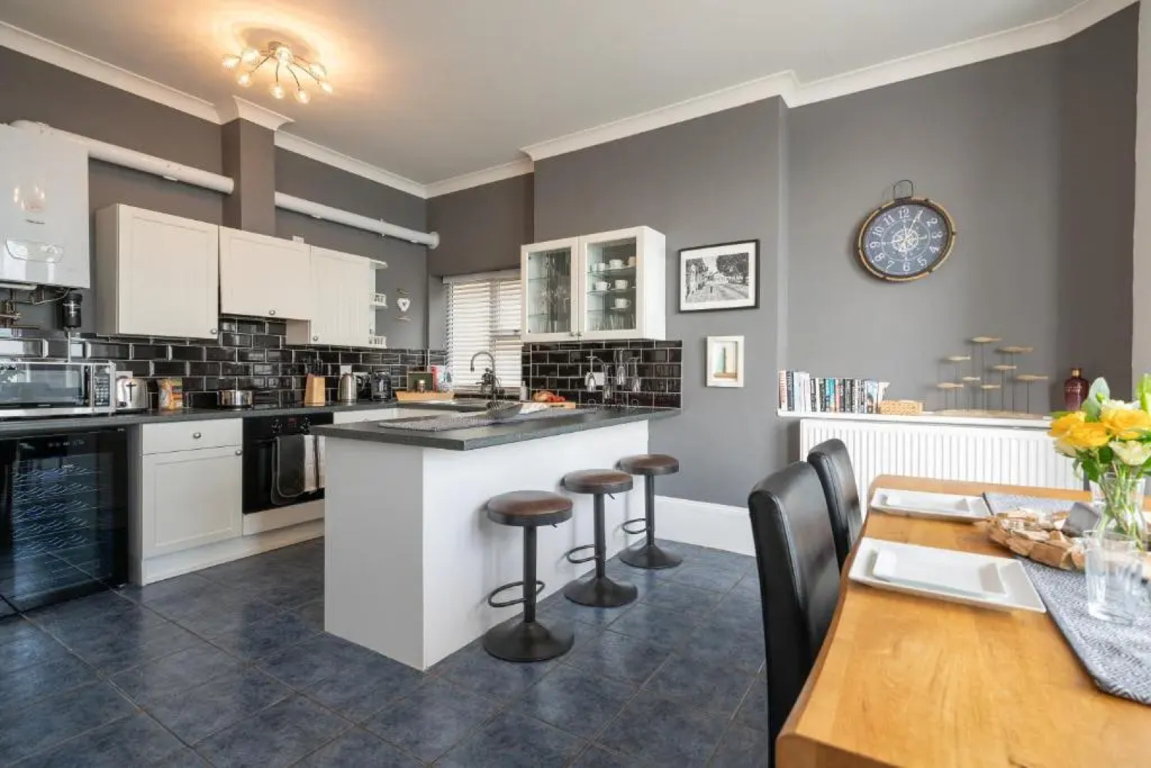 Stunning sea views Ventnor Apartment