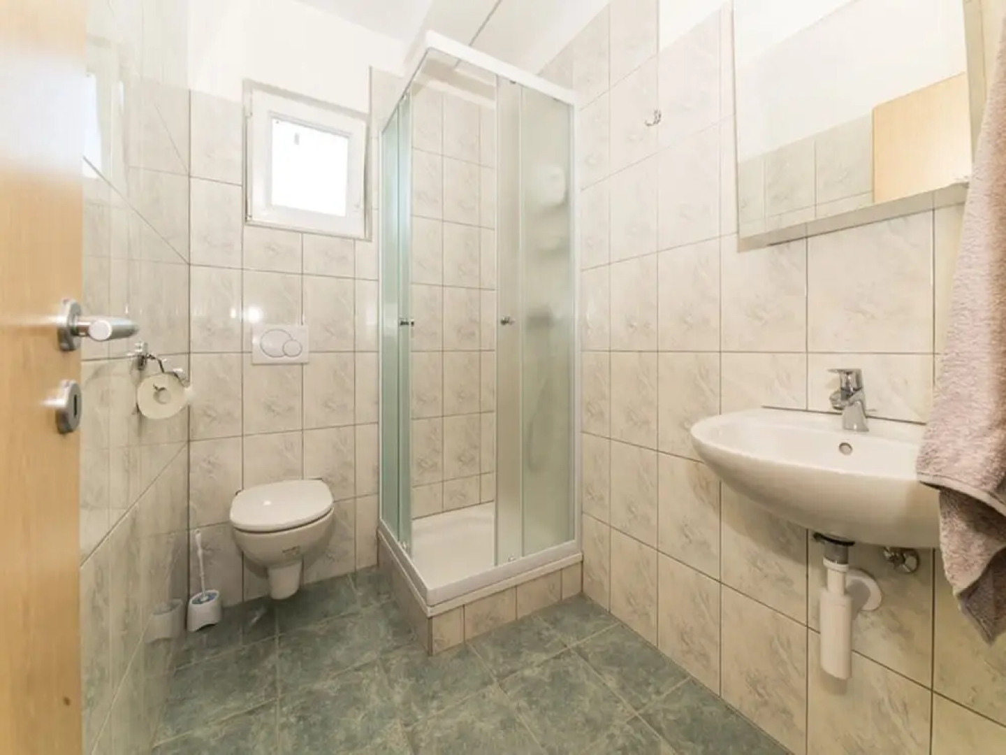 Spacious Villa in Maslenica with Swimming Pool