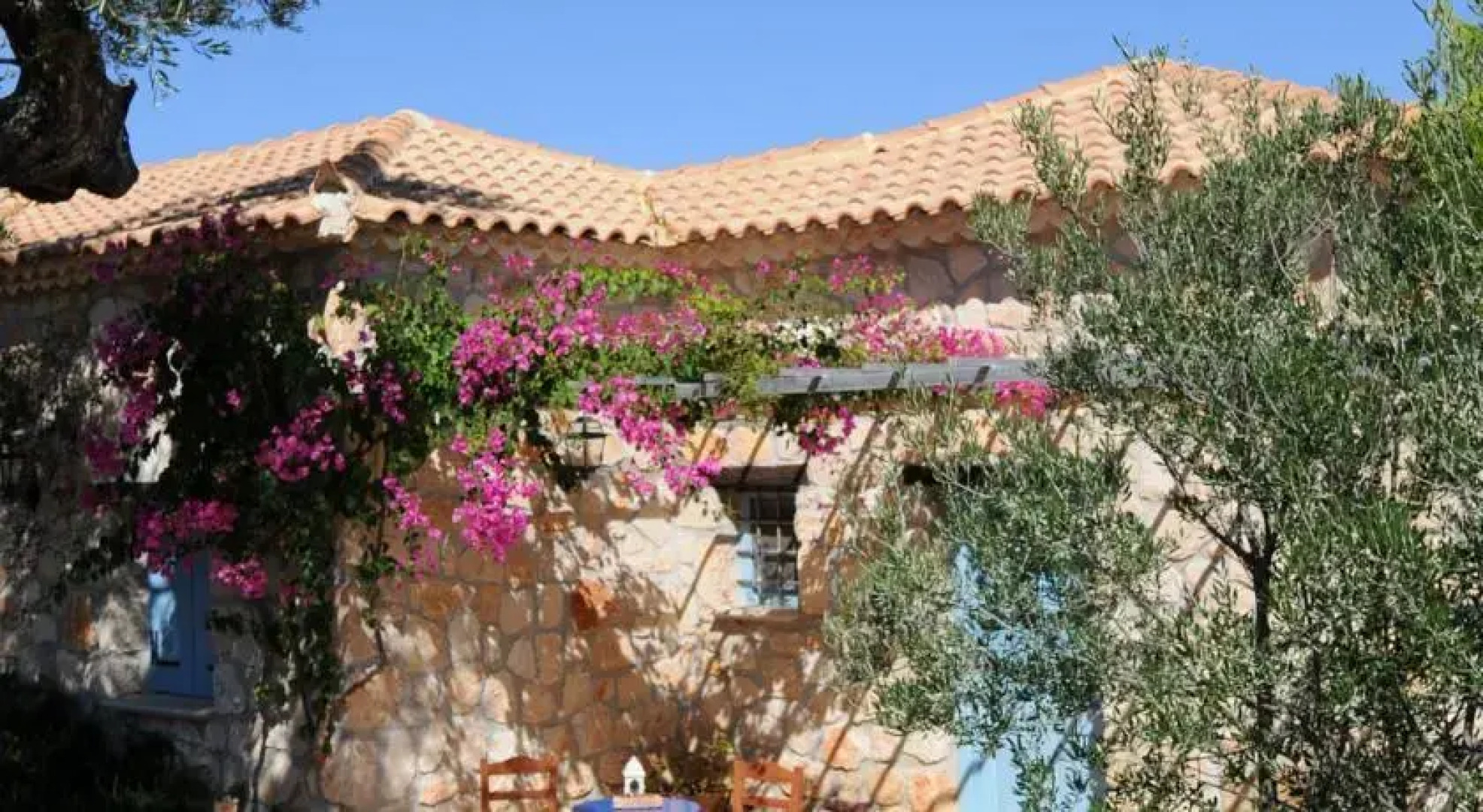 Strofilia Apartments