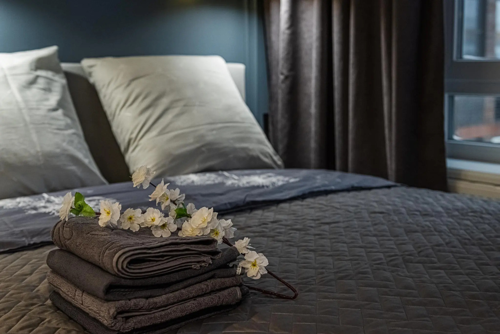 2ROOMS (2РУМС) на улице Максима Горького