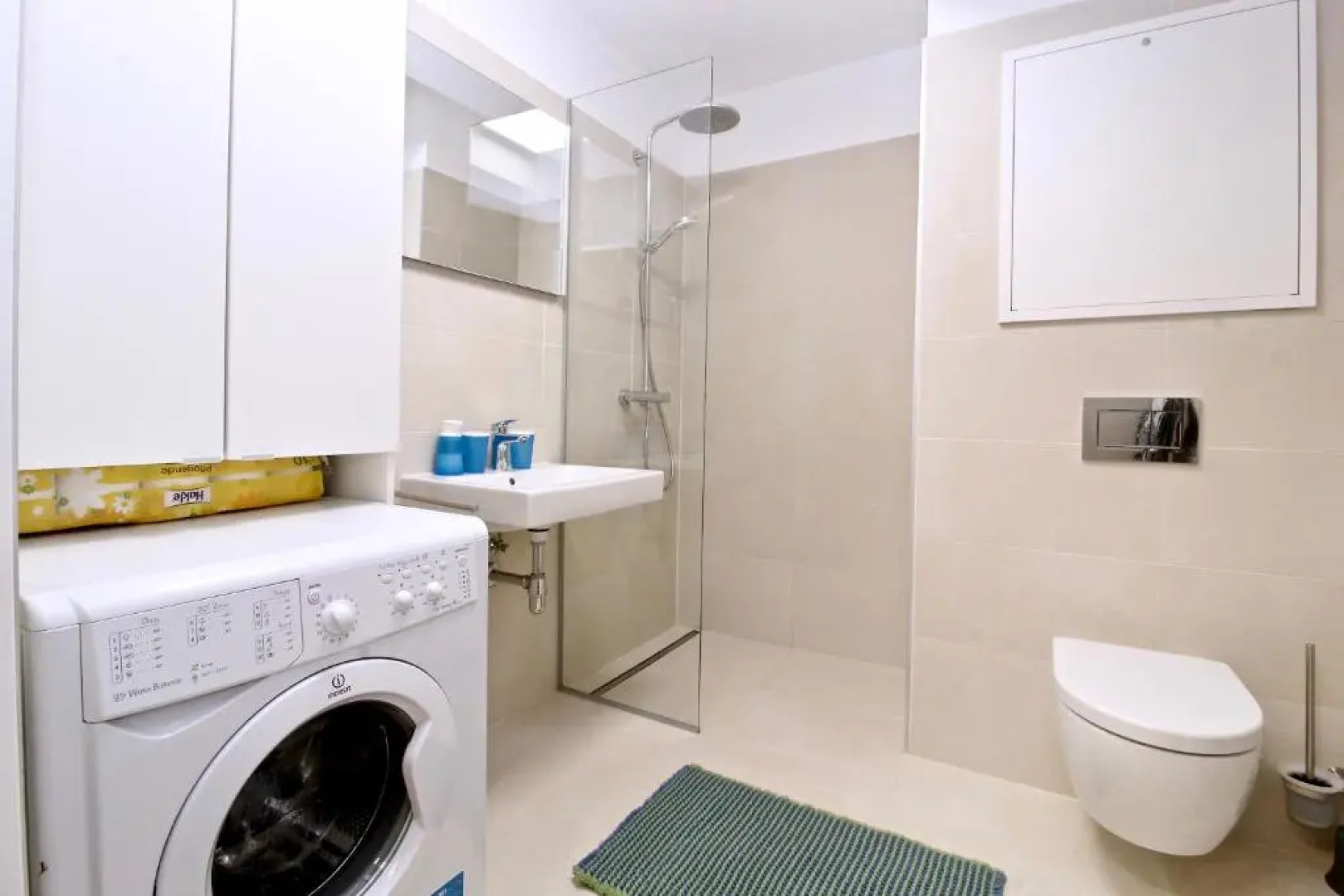 Balcony/Pool/Free Parking Garage Studio