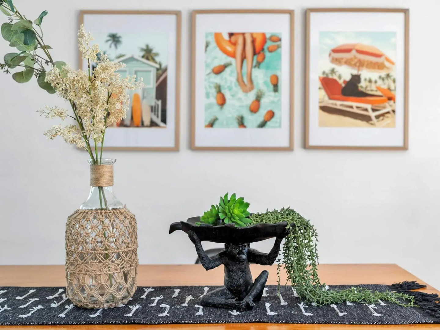 THE GREEN WHALER Hyams Beach 4pm Check Out Sundays except Peak season