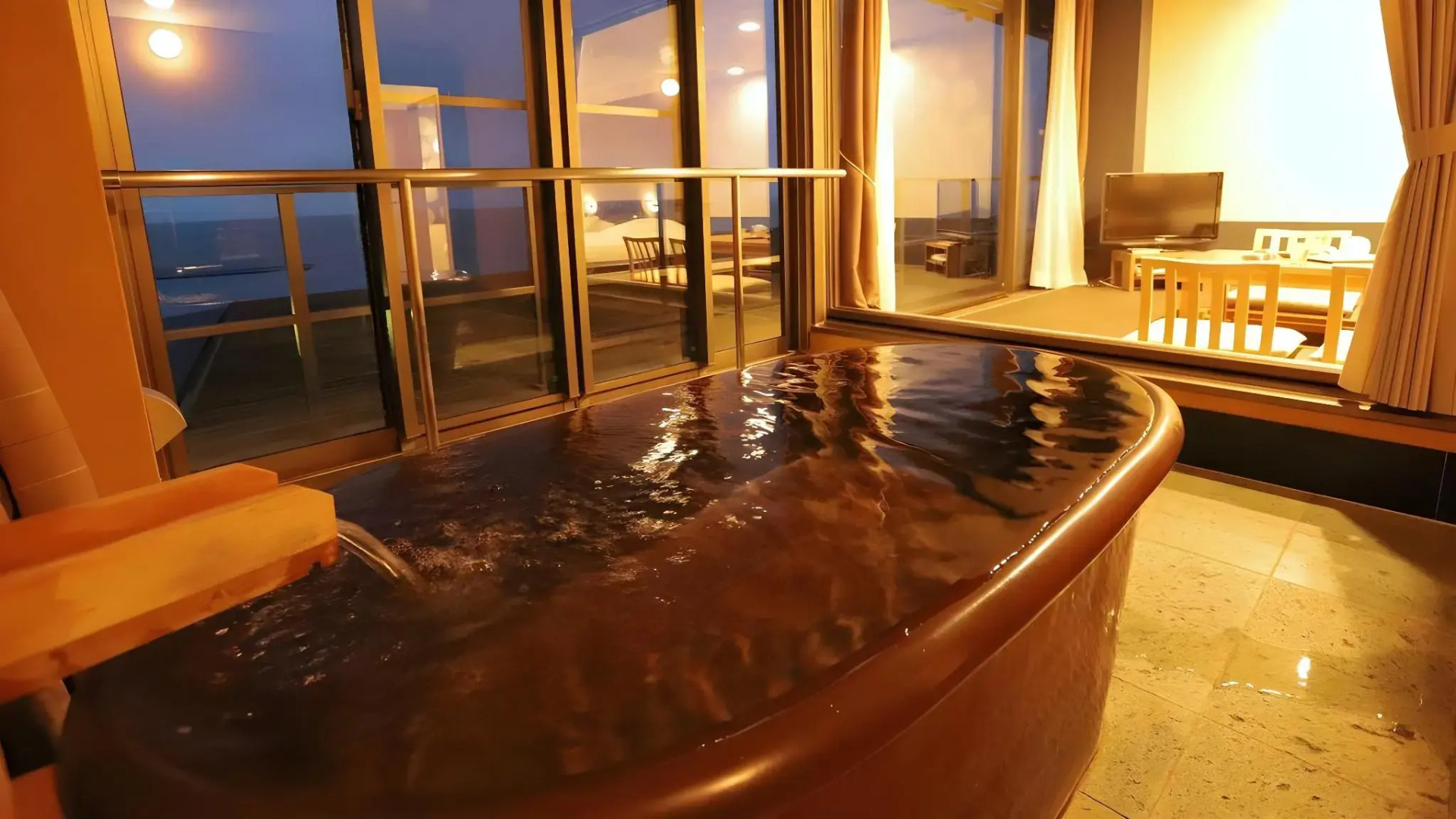 Bayside Square Kaike Hotel