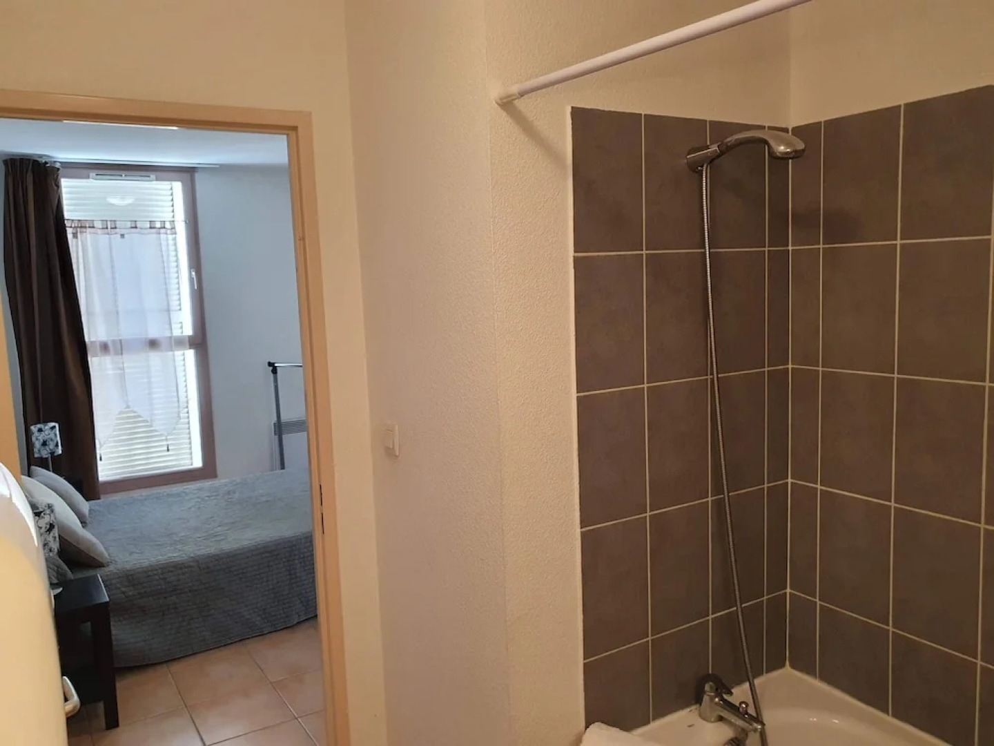 Joli T2 piscine hammam & parking gratuit