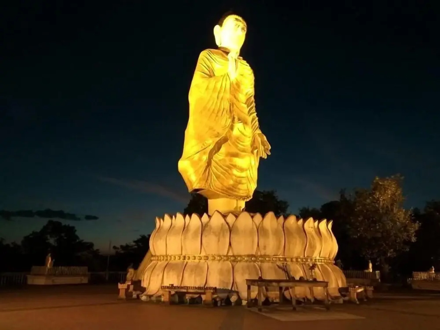 Famous Hotel Ngapali