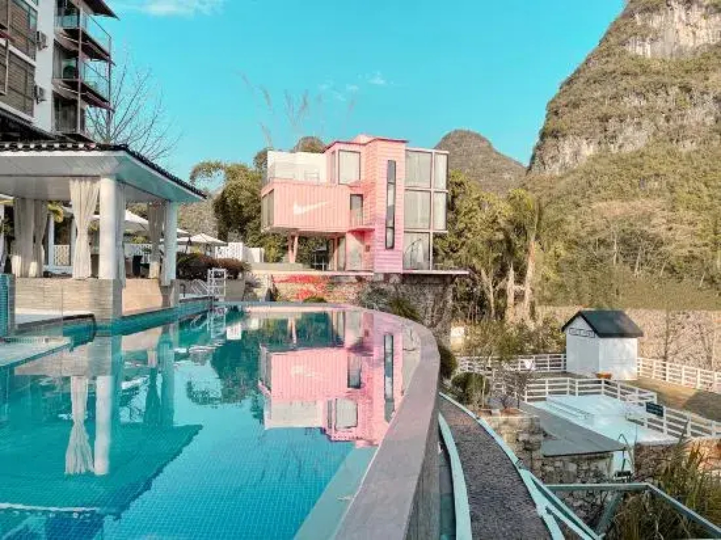 Yangshuo shulin listen to rain · Net red ranch hotel