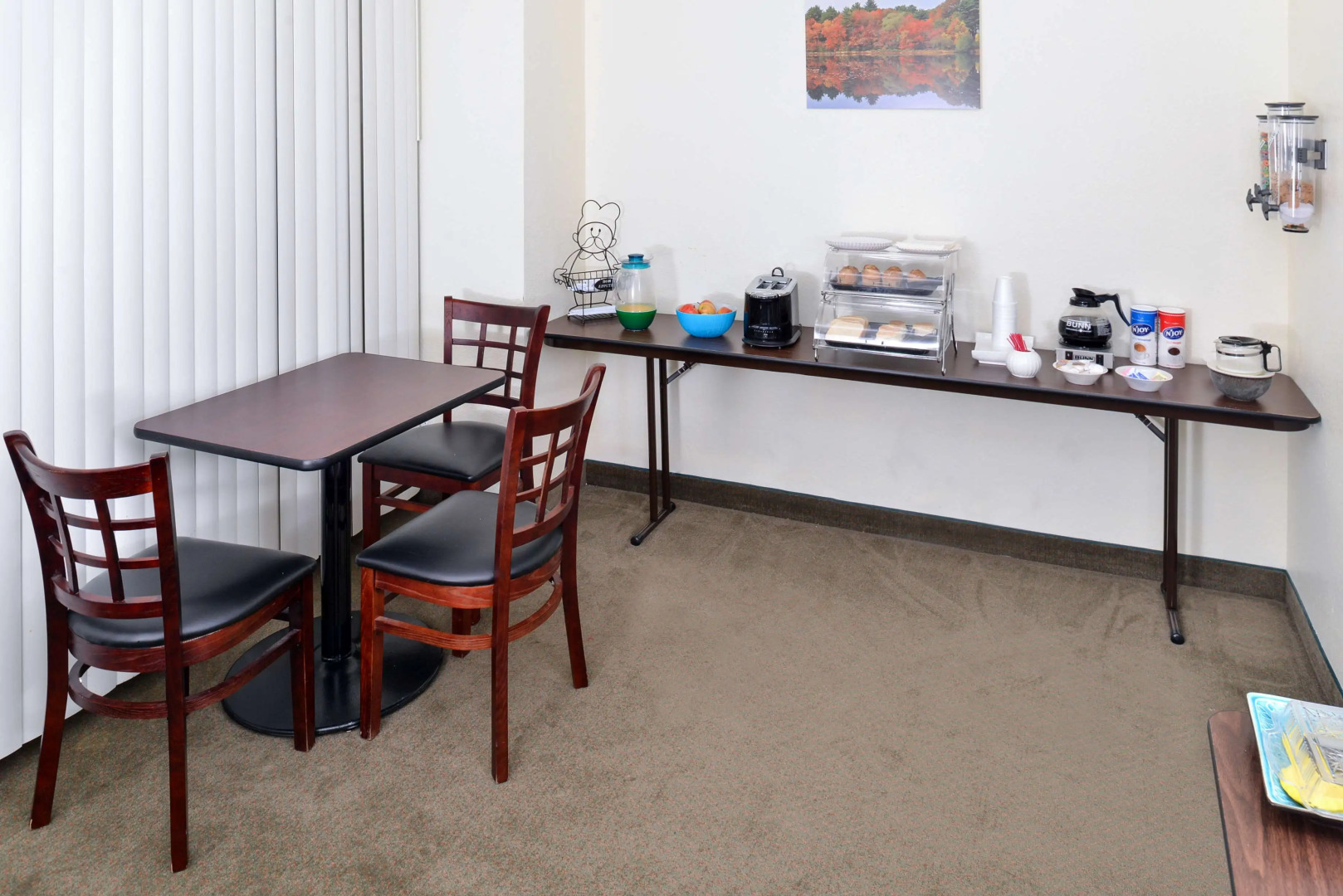 Americas Best Value Inn & Suites Winnie