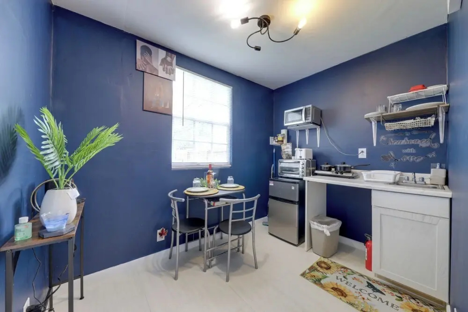 Pet-friendly Fort Lauderdale Home: 8 Mi to Beach!