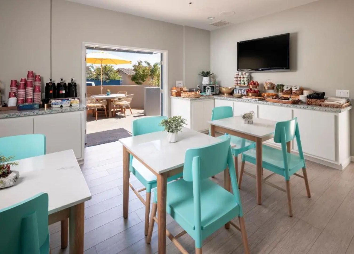 Mariposa Inn & Suites