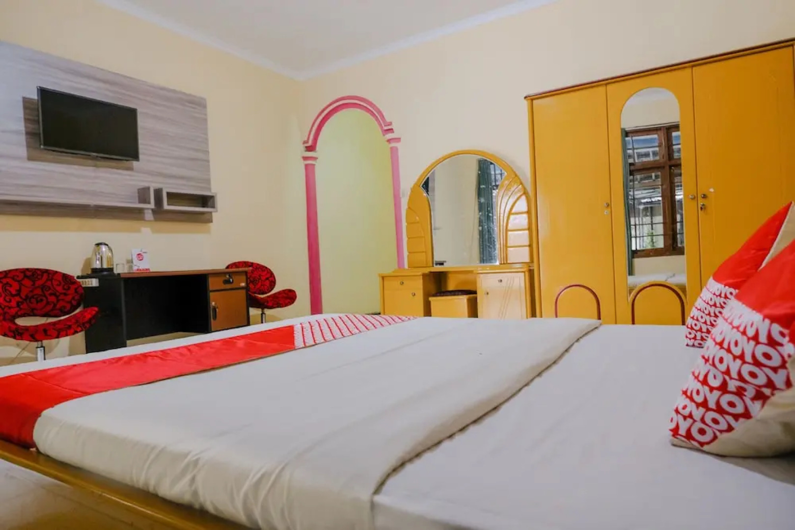 Hotel Istana Family by OYO Rooms