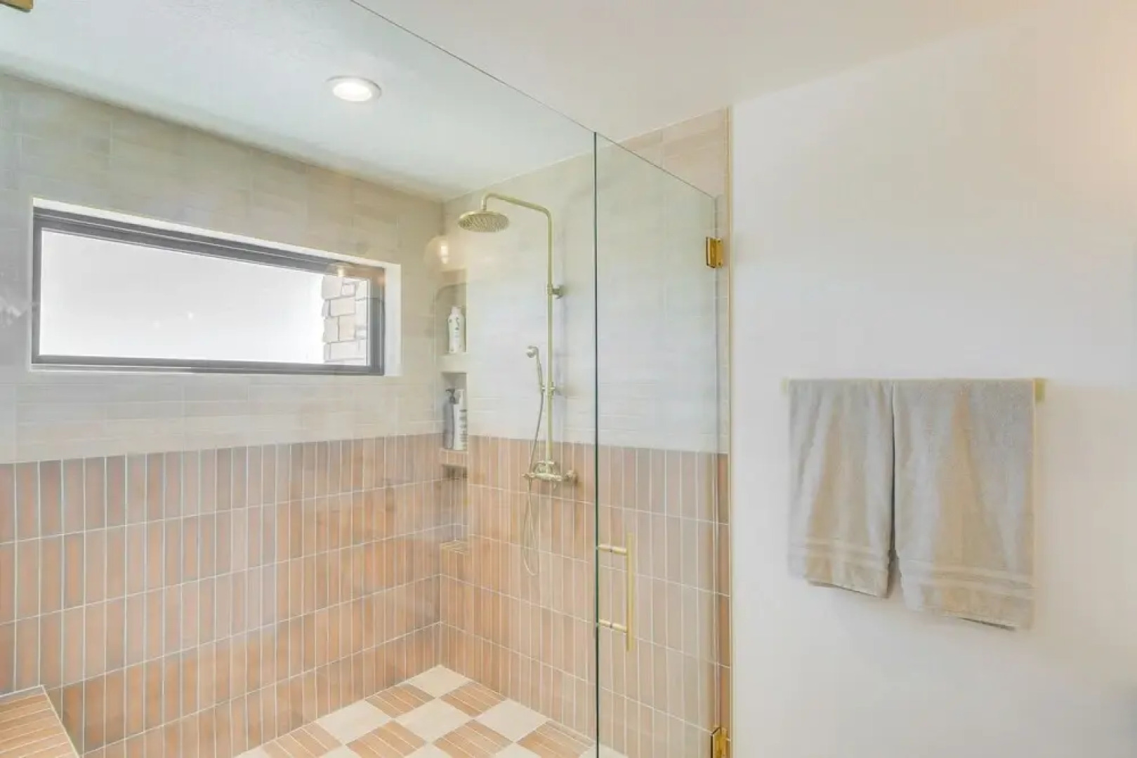 Luxe Retreat w/ Theater Room: Walk to Bear Lake!