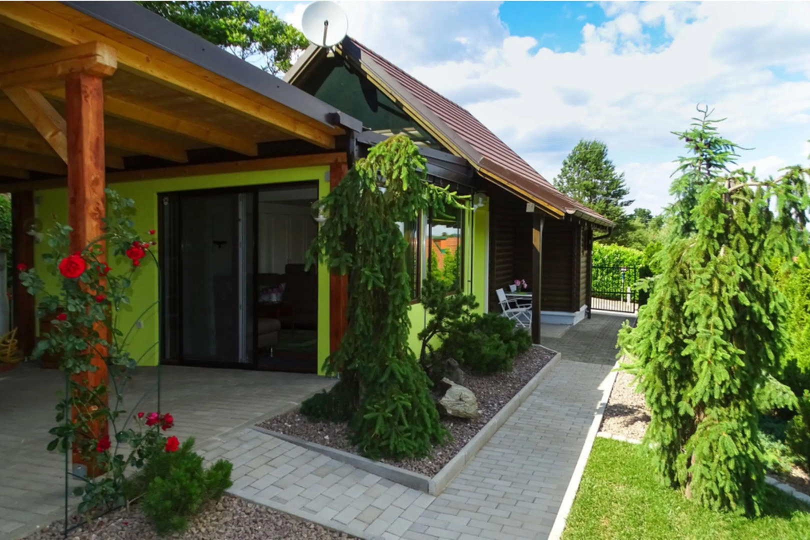 Ladybug House With Whirlpool