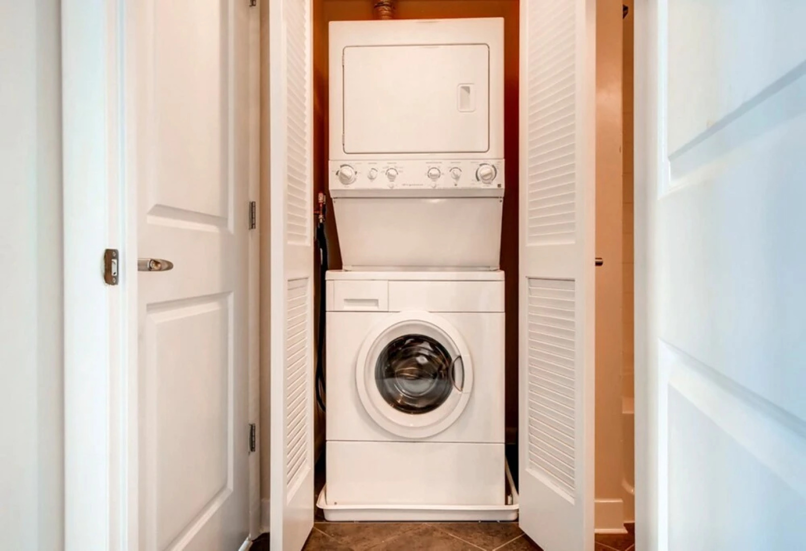 Global Luxury Suites at Fair St