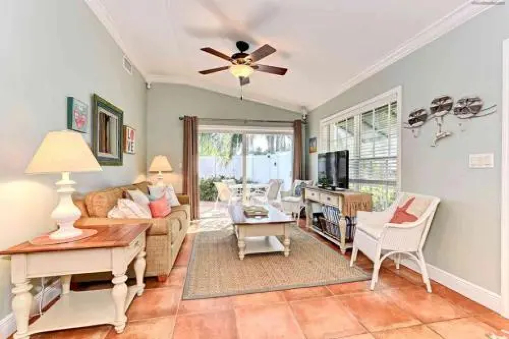 Palm Isle 3201 by RedAwning