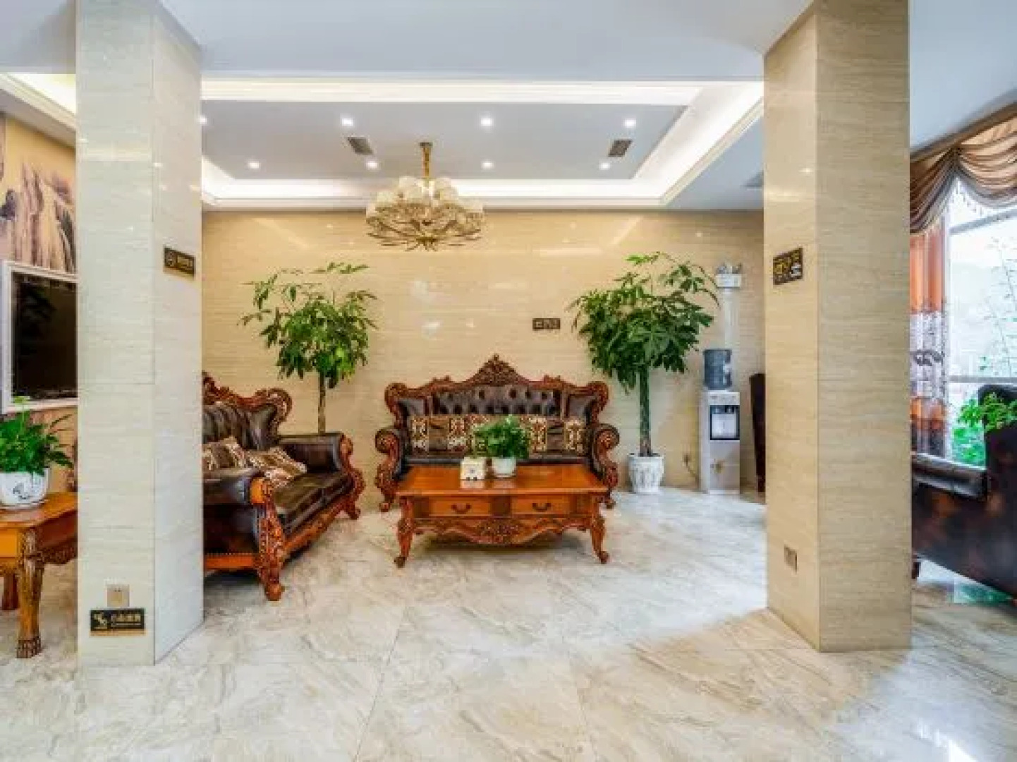 Valatoms Fanlatu Hotel (Shuifu Municipal Government)