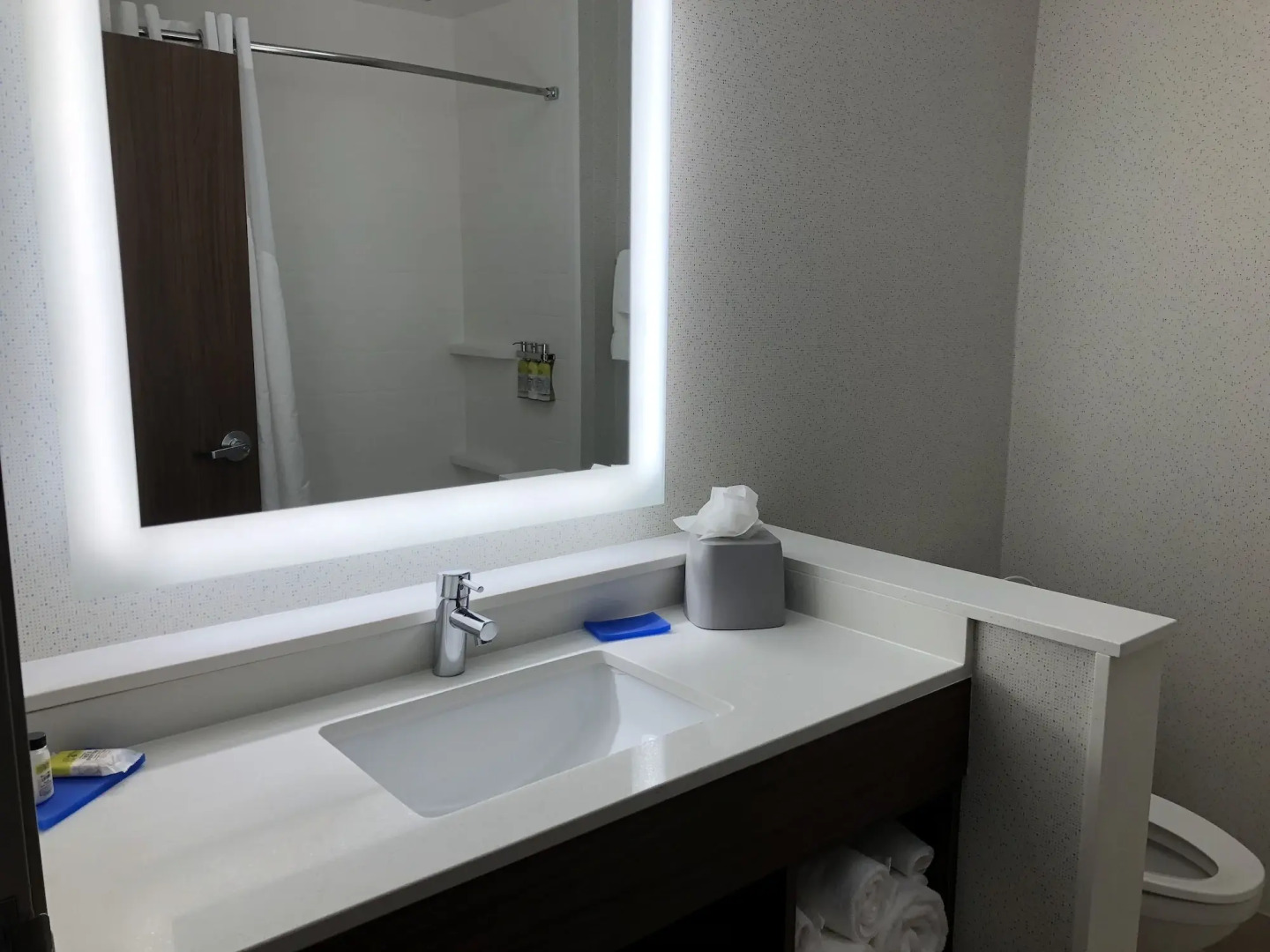 Holiday Inn Express & Suites Racine by IHG