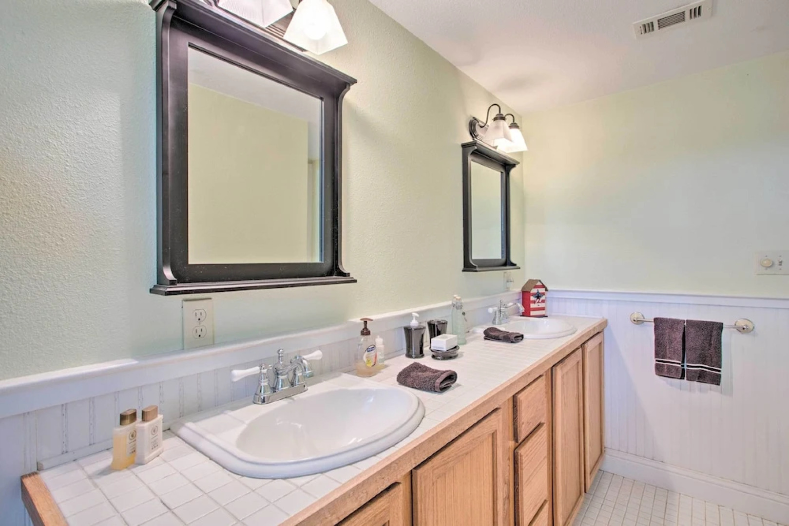 Lovely Pottsboro Home w/ Patio & Fire Pits!