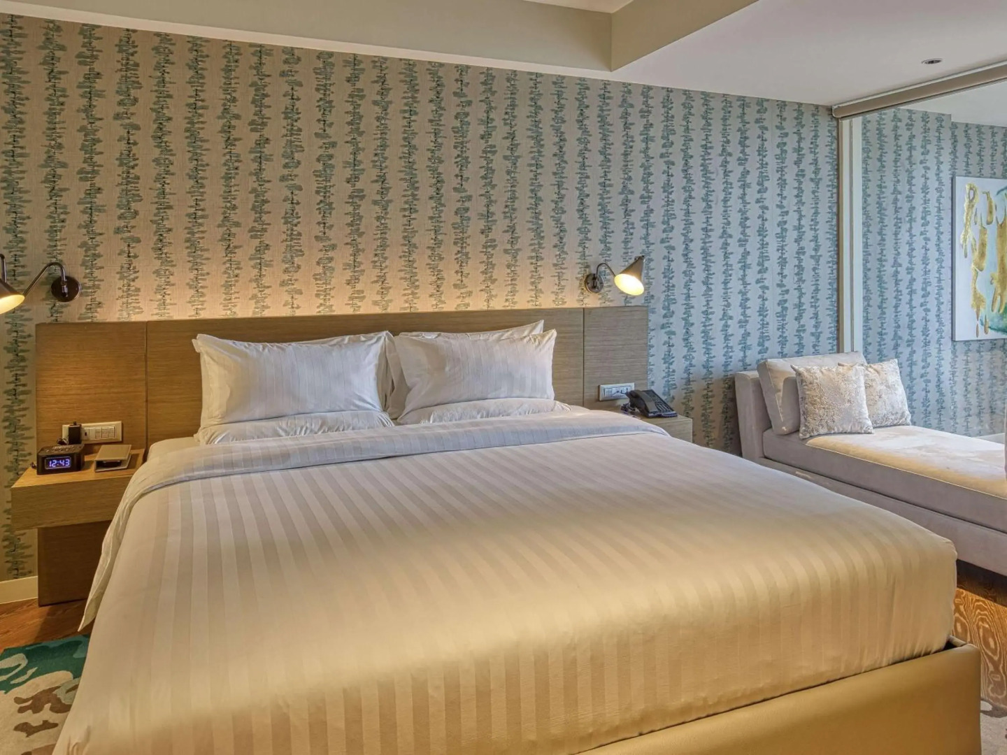 Lower Penthouse Unit in Acqua Residences