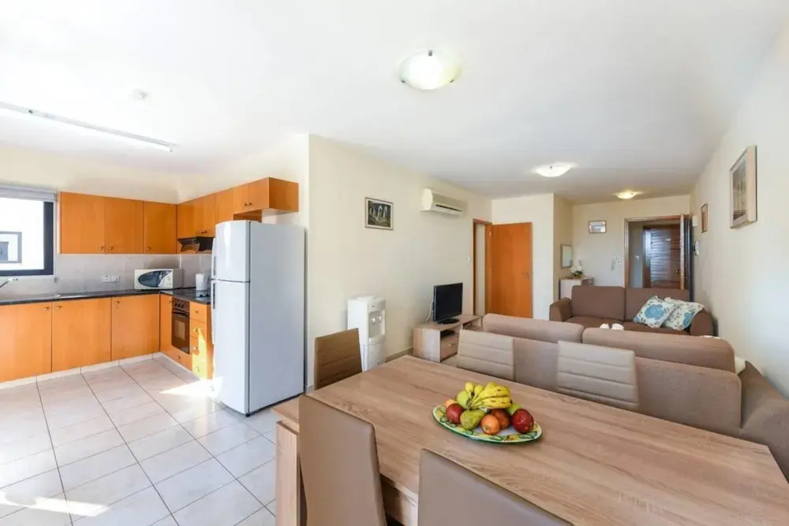 2 bed Apartment Overlooking Pool - Oroklini