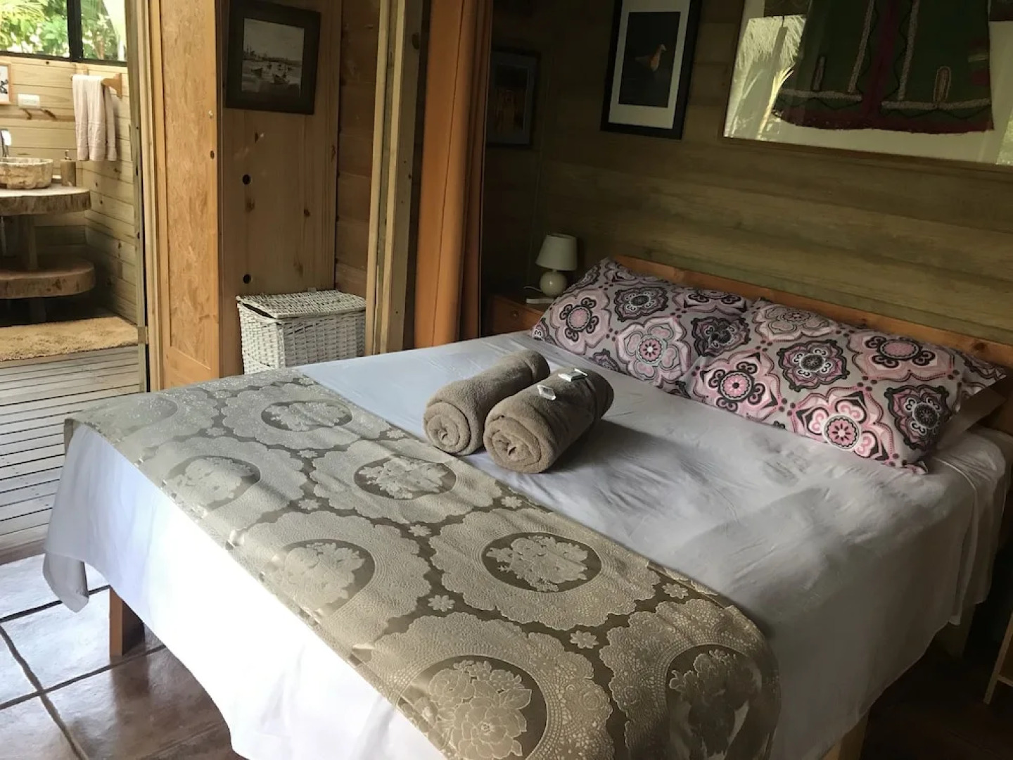 Uvita Oasis Retreat with Villa Cabins and Apartment