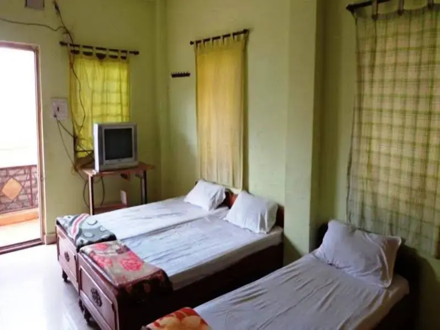 7 Star Residency