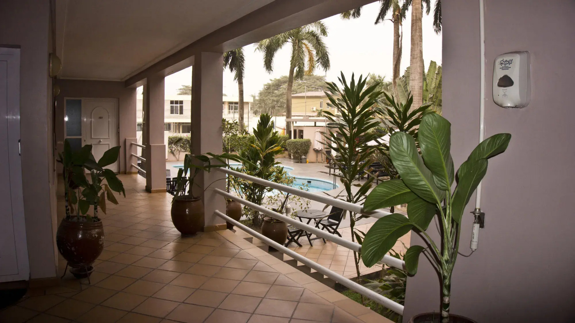 Crown Apartamento Hotel