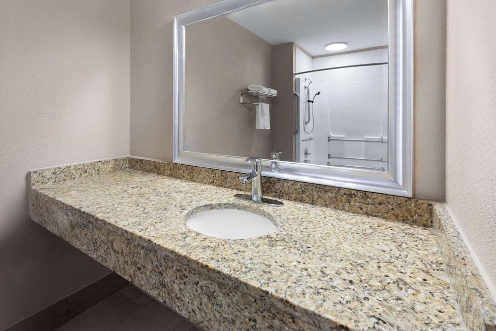 Super 8 Bridgeport/Clarksburg