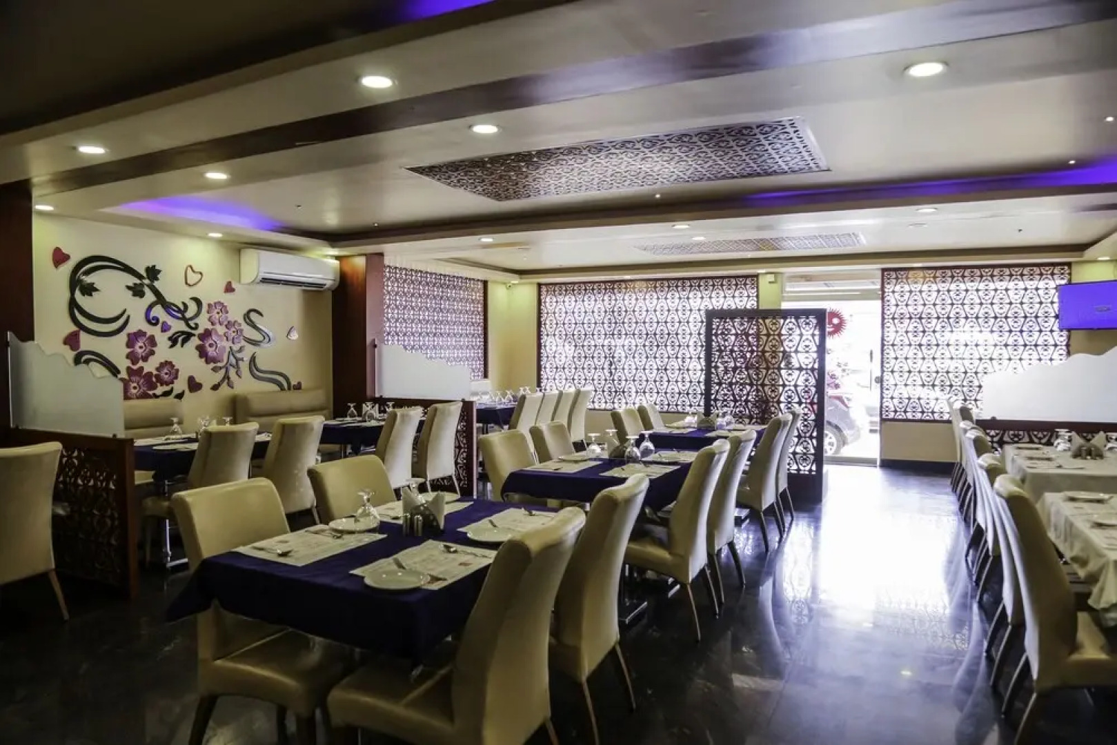 OYO 24519 Hotel Mother Palace