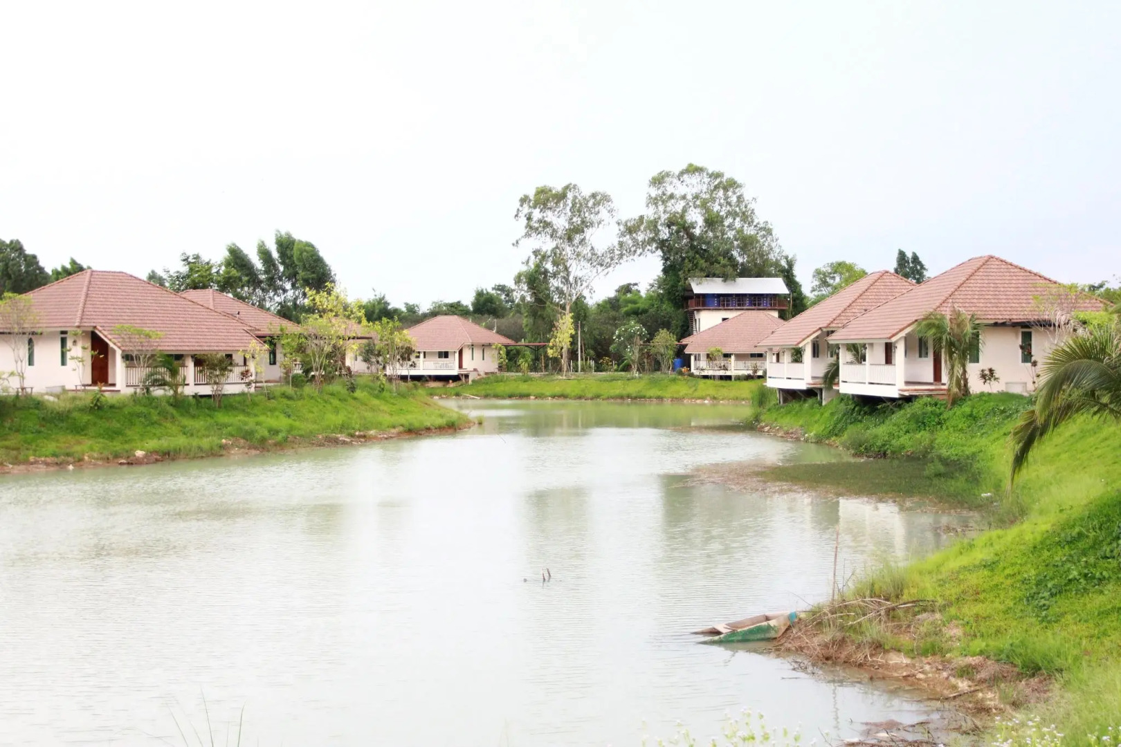 Pirom Lake And Resort