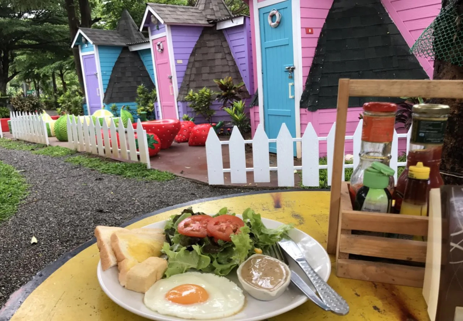 Kanghanrak Theme Houses