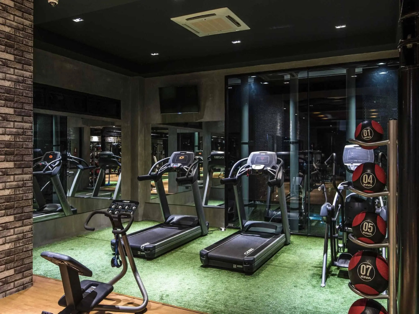 Cresco Hotel Buriram