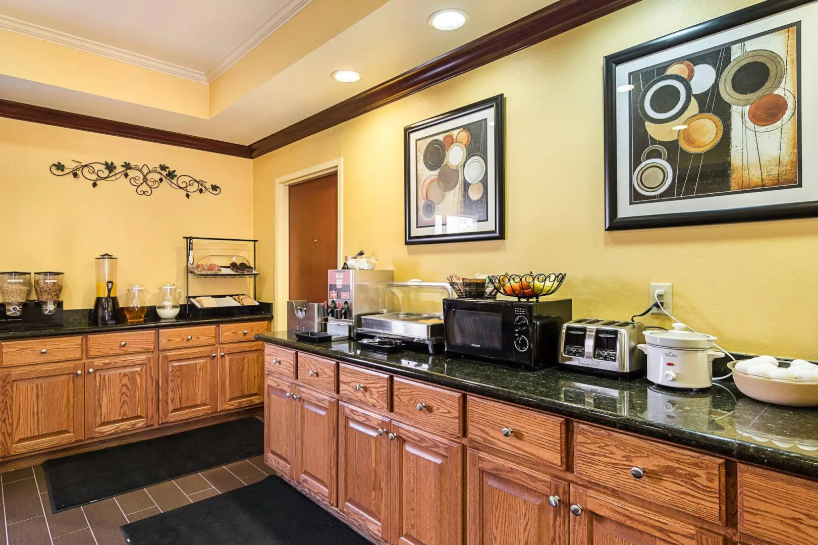 Econo Lodge Inn & Suites Little Rock SW