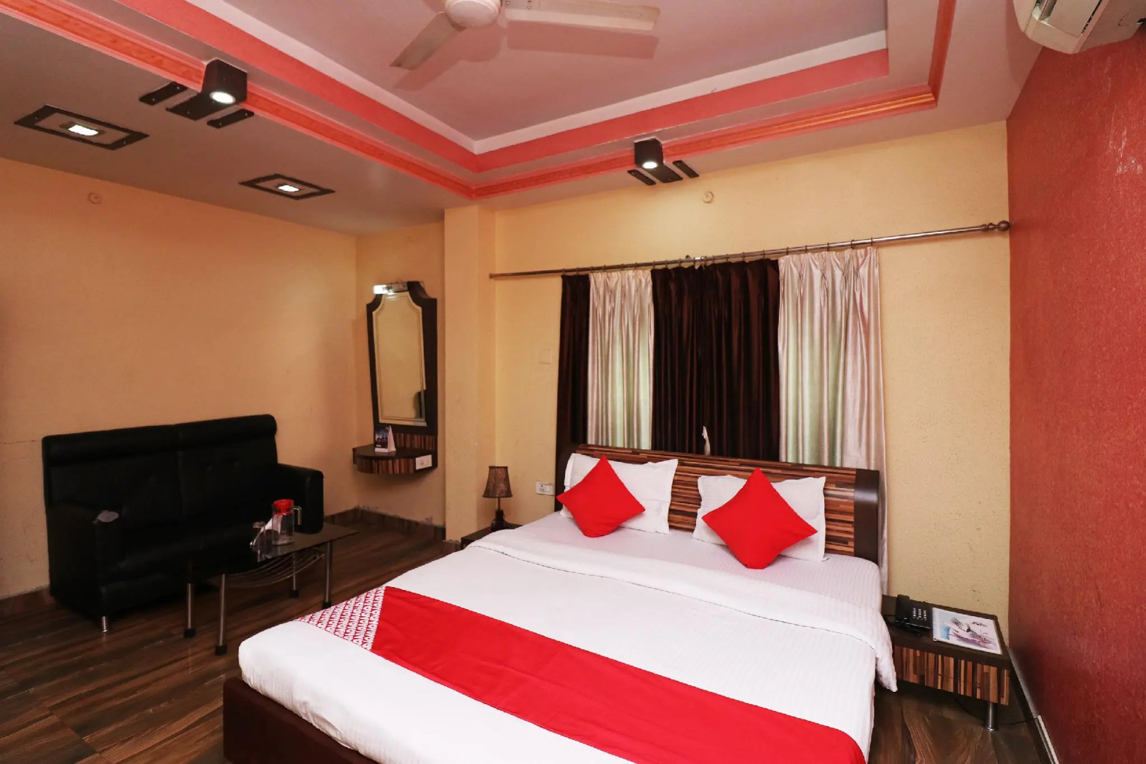 OYO 2426 Hotel Tirupati International