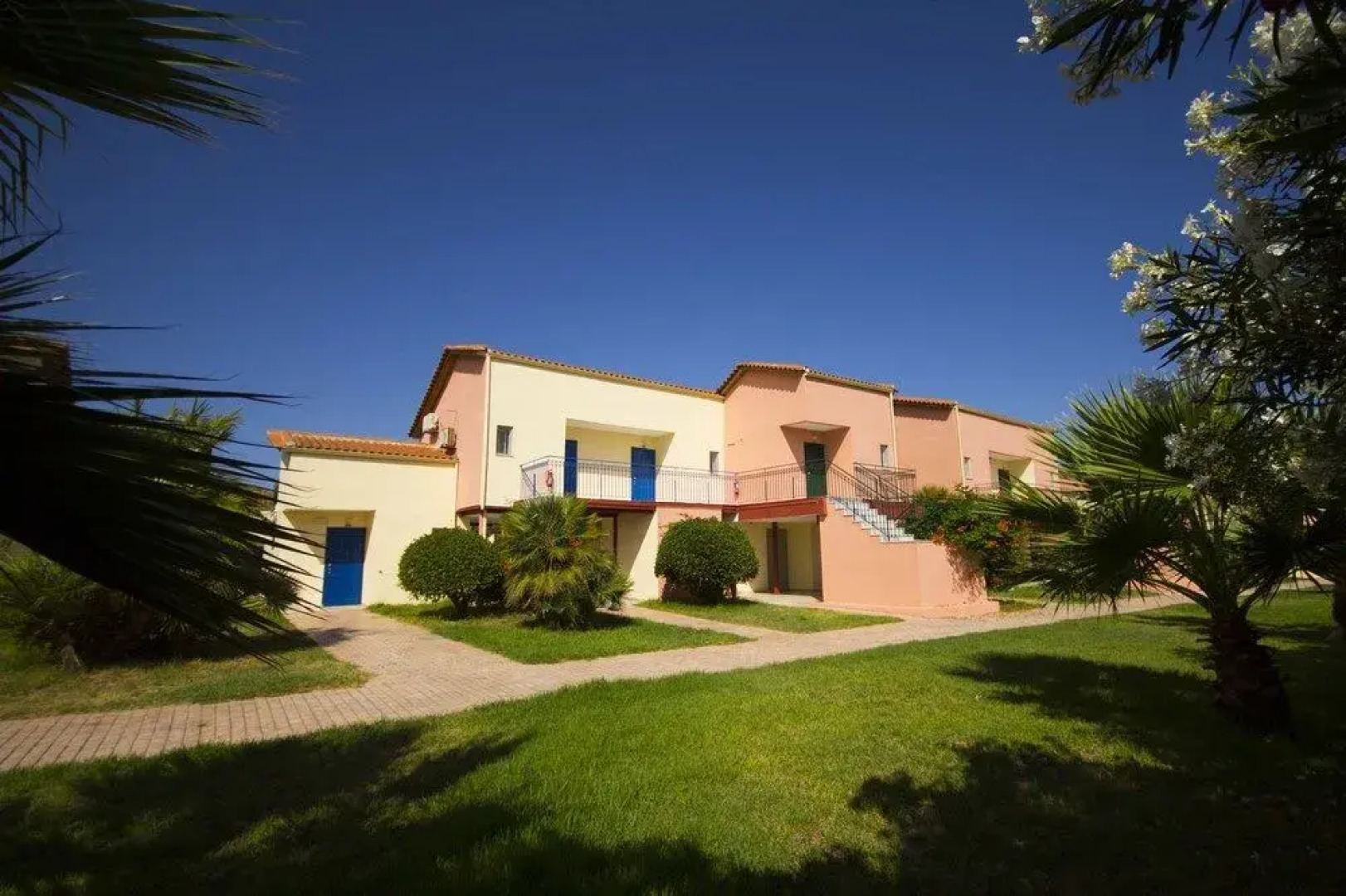 Almyros Villas Resort